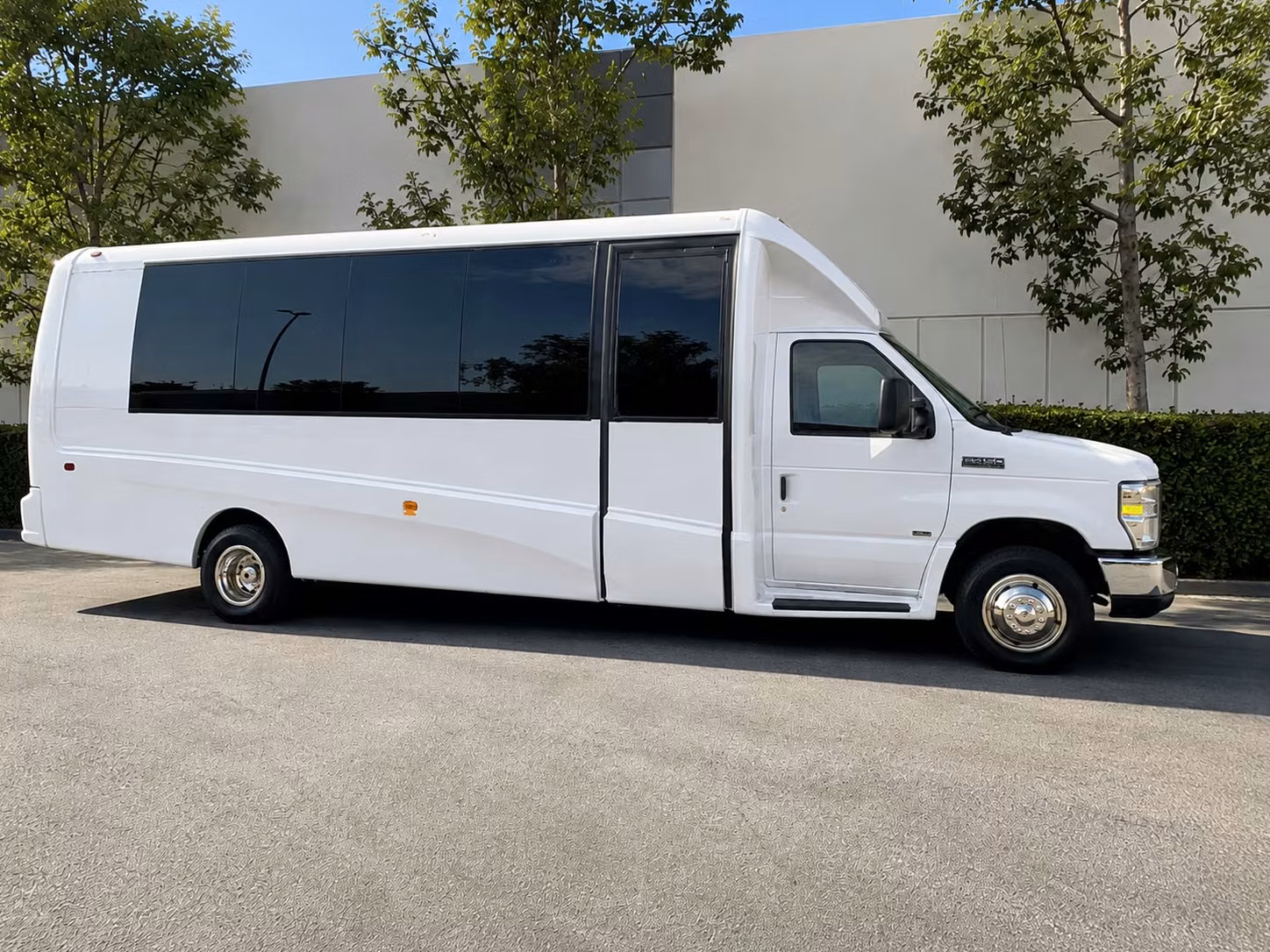 15 passenger minibus
