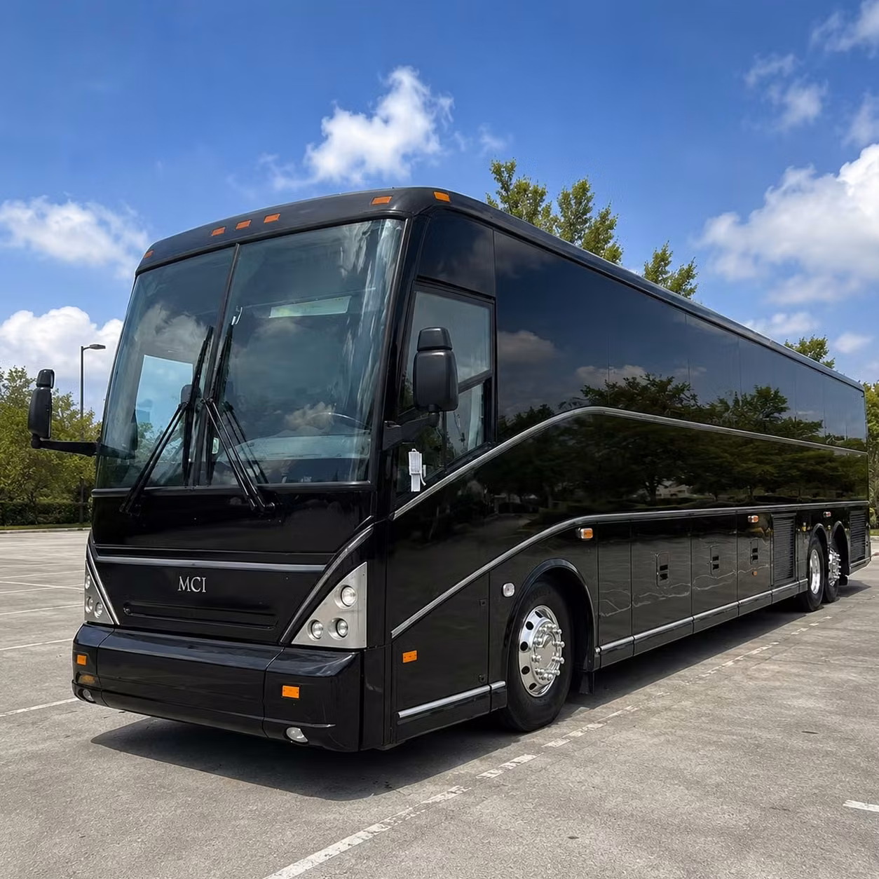 call for charter bus rentals to hampton university events and campus visits