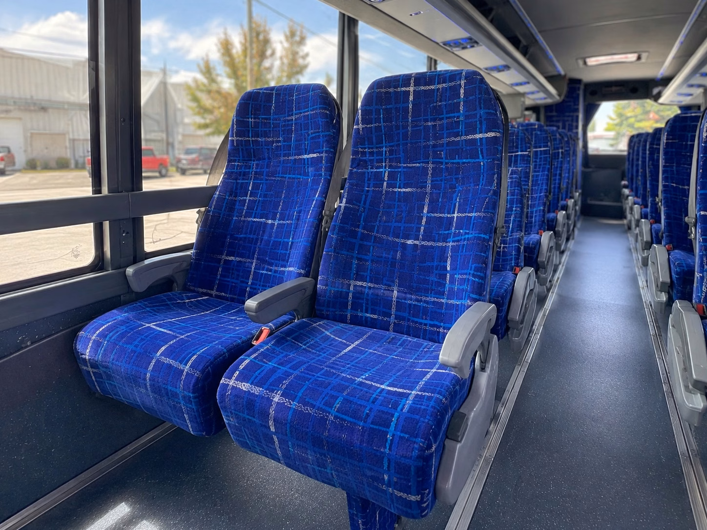 charter bus rentals for corporate retreats along the virginia peninsula