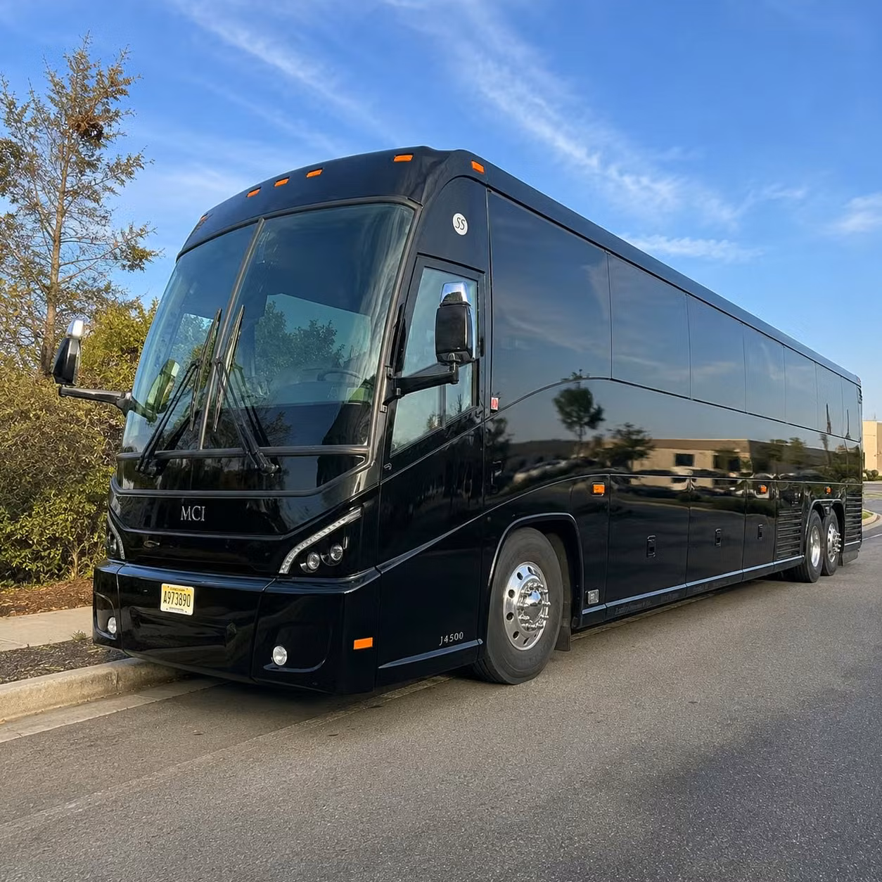 hampton charter bus rental exterior